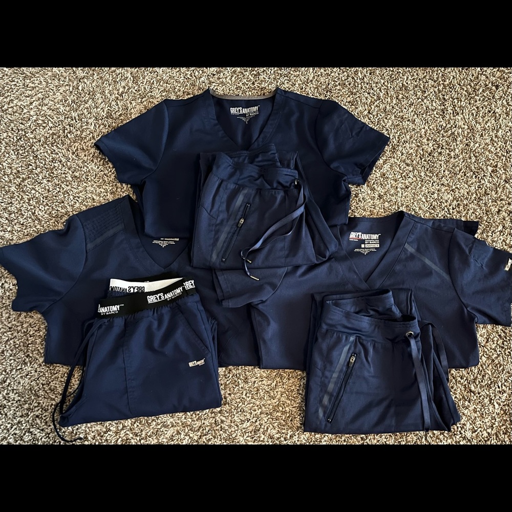 Navy blue Grey’s Anatomy scrub set